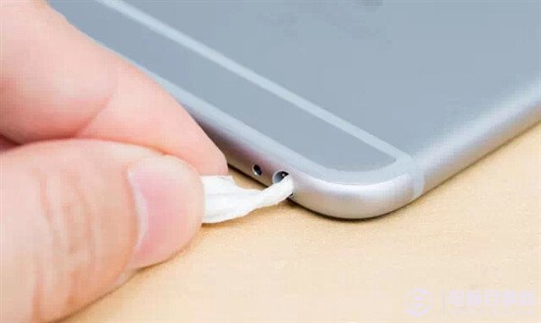 iPhone掉水怎麼辦?五步急救掉水iPhone