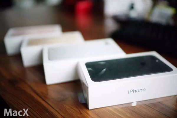 蘋果iPhone7 Plus國行版包裝盒內有什麼?金色/玫瑰金/銀色/磨砂黑開箱圖片