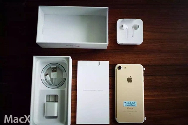 蘋果iPhone7 Plus國行版包裝盒內有什麼?金色/玫瑰金/銀色/磨砂黑開箱圖片