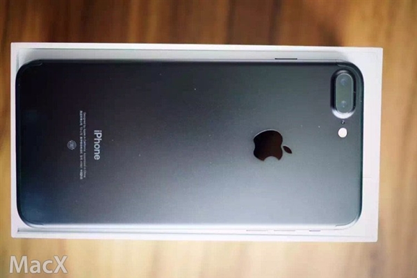 蘋果iPhone7 Plus國行版包裝盒內有什麼?金色/玫瑰金/銀色/磨砂黑開箱圖片