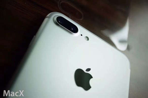 蘋果iPhone7 Plus國行版包裝盒內有什麼?金色/玫瑰金/銀色/磨砂黑開箱圖片