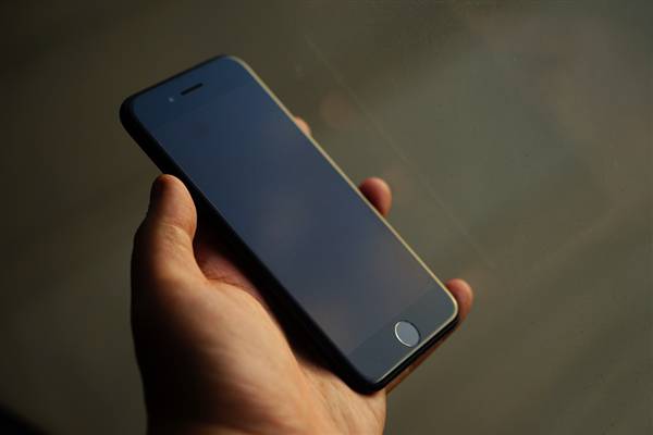 iphone7亮黑色和黑色包裝不一樣嗎？蘋果7/7plus黑色開箱上手體驗