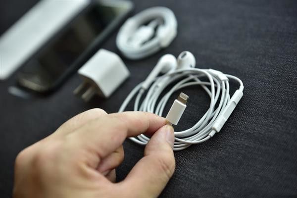 iPhone 7配件有什麼 有AirPods耳機嗎?iPhone7配件清單