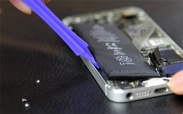 如何更換蘋果iPhone5電池?iPhone5換電池直播 如何更換蘋果iPhone5電池?iPhone5換電池直播