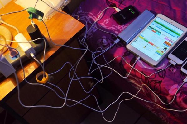 手機充電時充電器過熱怎麼辦? 手機充電時充電器過熱怎麼辦?