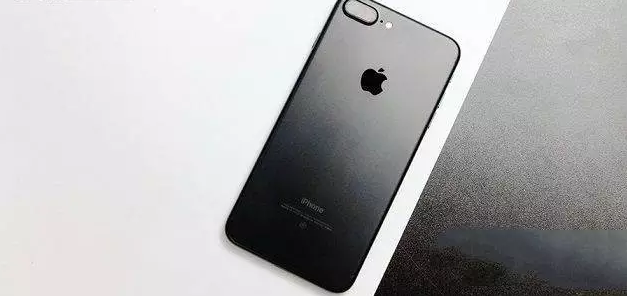 蘋果7黑色還是亮黑好看?iPhone7黑色與亮黑色區別對比 蘋果7黑色還是亮黑好看?iPhone7黑色與亮黑色區別對比