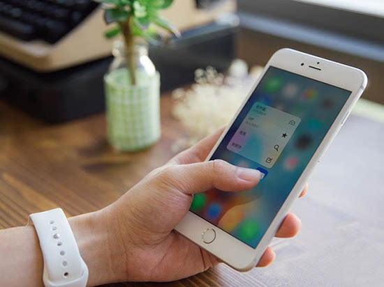 注意了!國外小偷是這樣解鎖偷盜的iPhone 注意了!國外小偷是這樣解鎖偷盜的iPhone