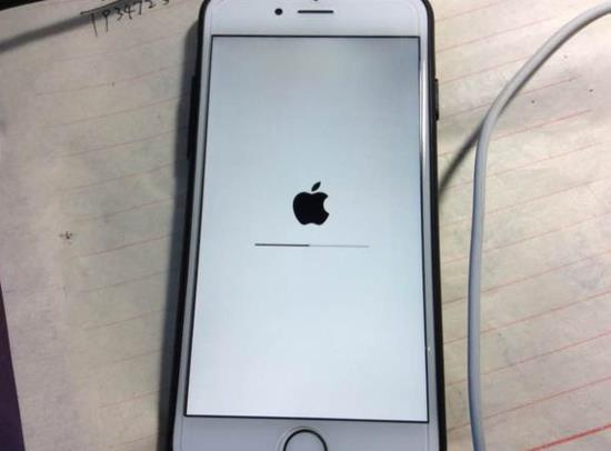 iPhone死機、白蘋果怎麼辦?解決辦法 iPhone死機、白蘋果怎麼辦?解決辦法