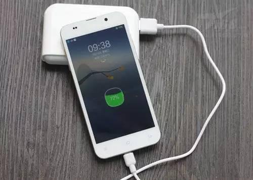 iPhone整晚充電到底會不會傷害手機電池?