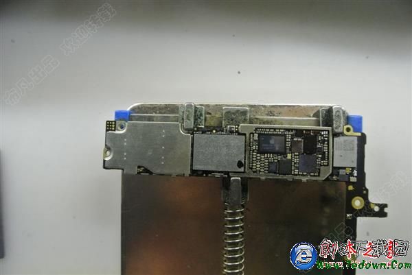 太牛了!把iPhone 6 Plus從16G手動升級到128G