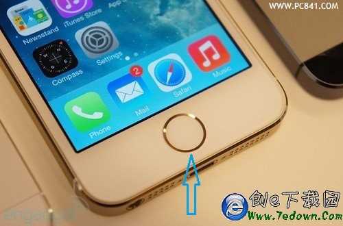 圖為iPhone5S獨特的指紋識別Home鍵