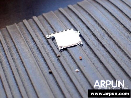 幾分鐘為iPhone5c換上新屏幕_arp聯盟