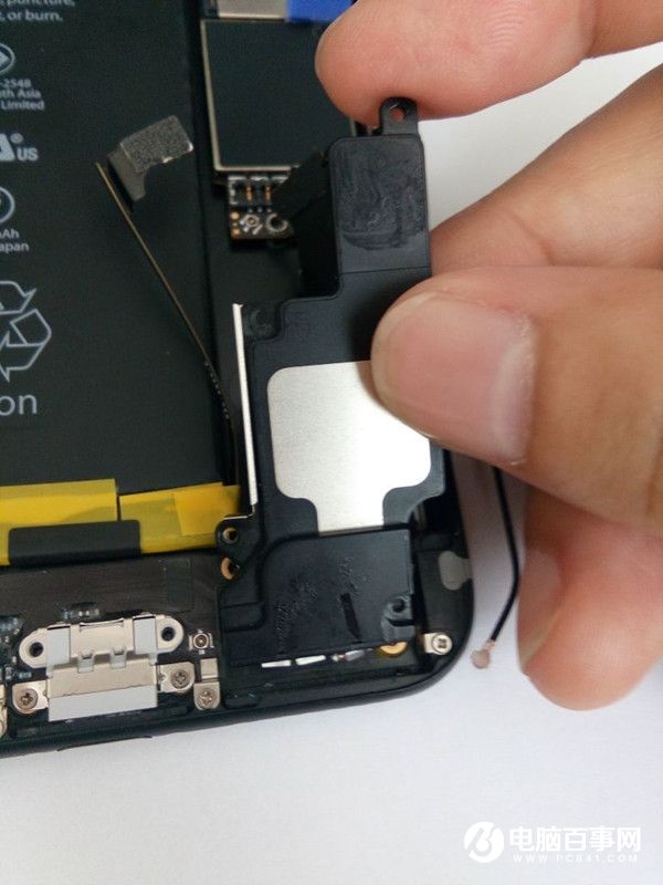 iPhone技巧:給iPhone揚聲器口安裝個性彩燈