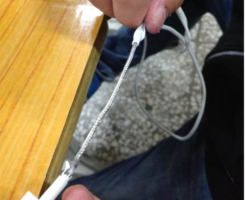 告訴你為啥iPhone的數據線很容易壞掉？ 